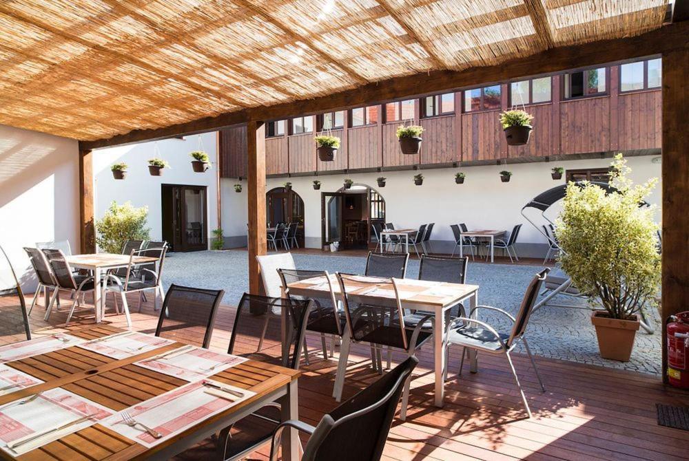 Hotel Restaurant Darwin Prague Ngoại thất bức ảnh