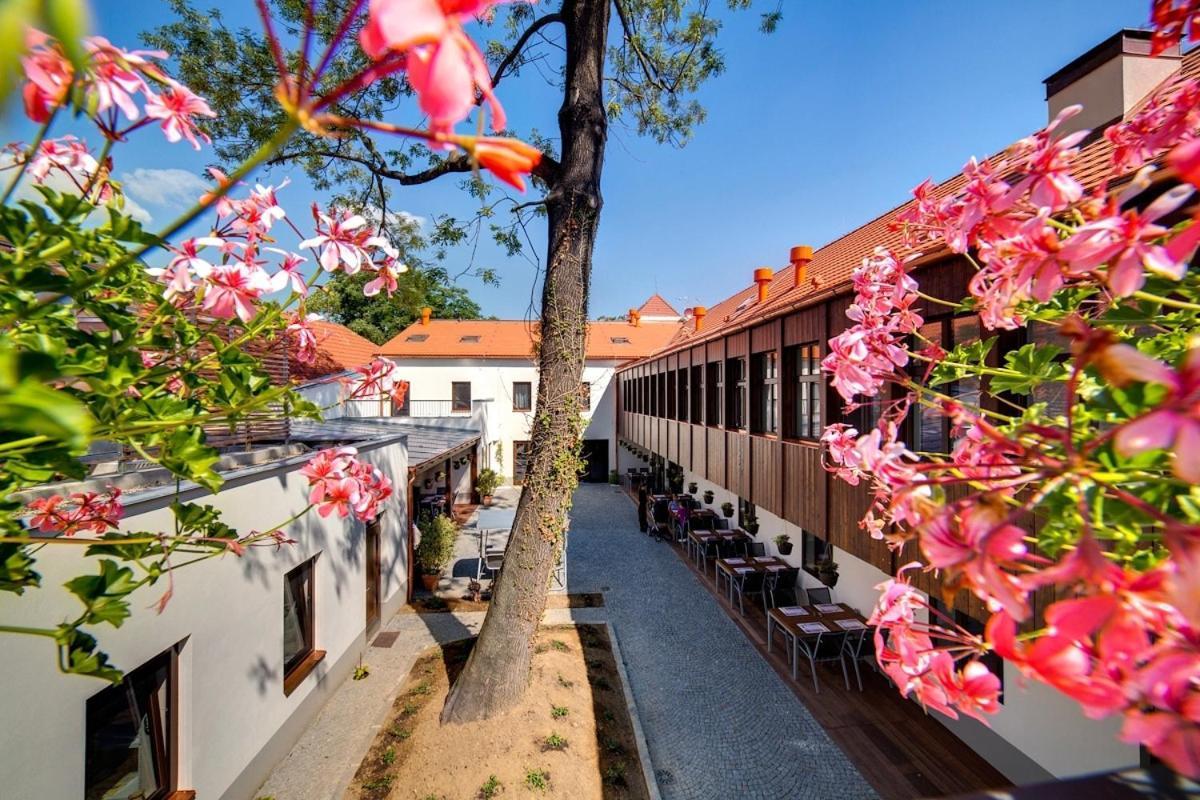 Hotel Restaurant Darwin Prague Ngoại thất bức ảnh