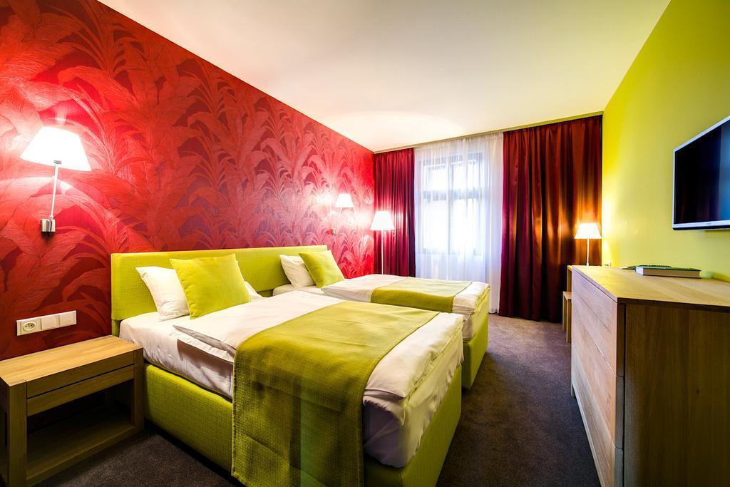 Hotel Restaurant Darwin Prague Ngoại thất bức ảnh