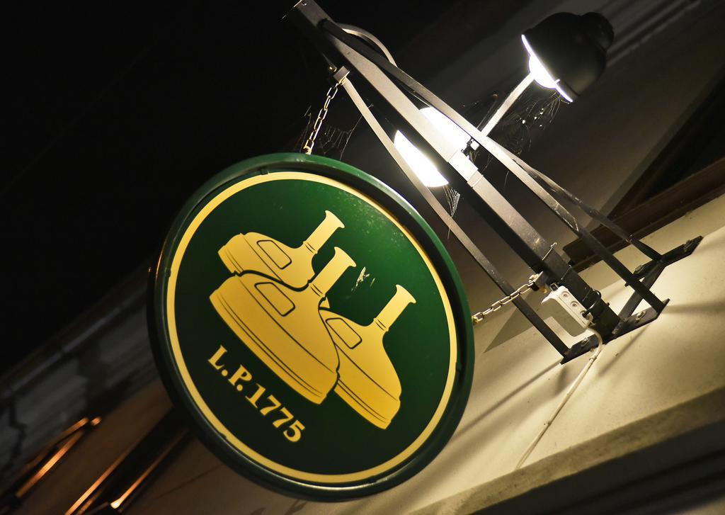 Hotel Restaurant Darwin Prague Ngoại thất bức ảnh