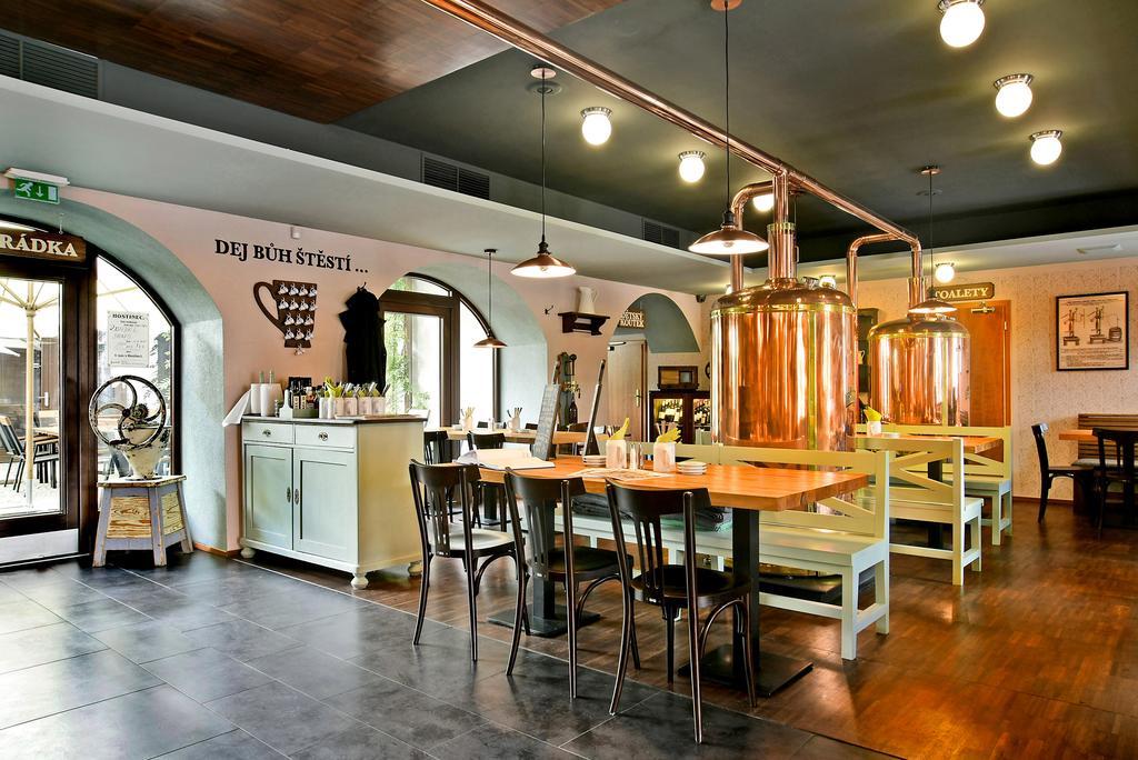 Hotel Restaurant Darwin Prague Ngoại thất bức ảnh